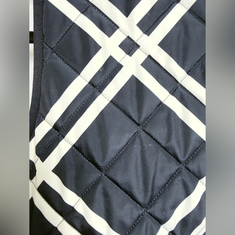 Crown & Ivy Women’s Zipper Vest, Size Extra Small - Picture 8 of 8